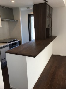 キッチン収納ダイニング側