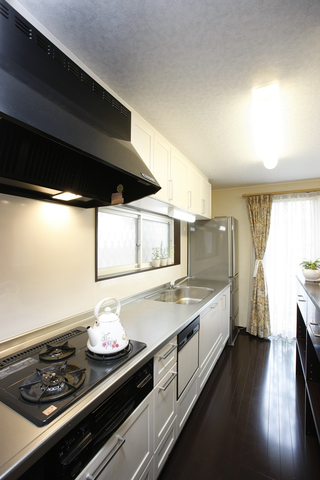 キッチンはワークスペースが広く収納力もある、INAX ISTをご提案させていただきま...