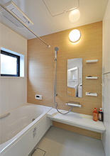 ユニットバスはお掃除がしやすく、デザインも美しいLIXIL（キレイユ）。浴室暖房...