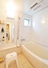 老朽化した浴室を一新し、今までより5cmほど広い　TOTO　マンションリモデル　ひ...