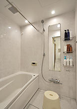 浴室はTOTO/マンションリモデルWGシリーズNタイプ（1216サイズ）。あえてカウンタ...