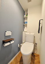 トイレはLIXIL/アメージュZ便器（フチレス）を採用。汚れがつきにくい便器で縁が...