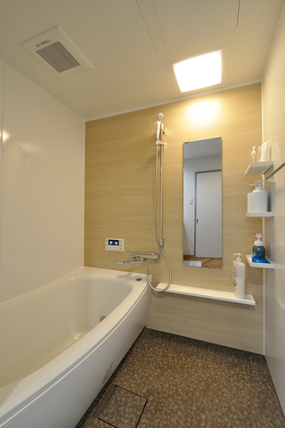 お風呂は大きさを変更せず1416サイズのTOTO/マンションリモデルバスルームを設置...