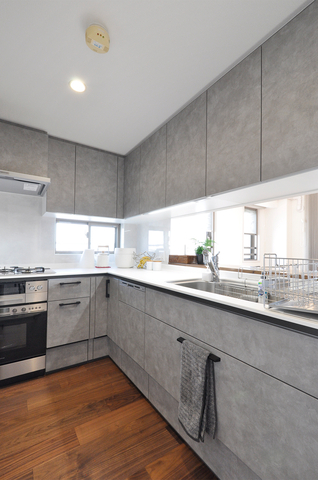 キッチンはレイアウトは変えずにL型のLIXIL/ノクト（2430＊1900）に取替え。コン...