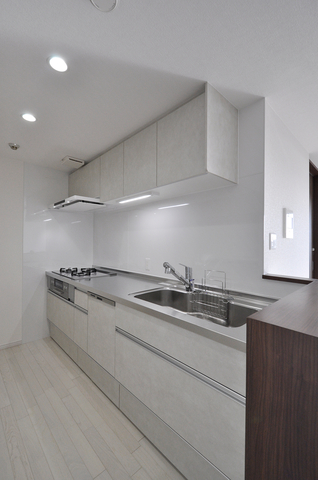 位置やサイズはそのままにシステムキッチンはクリナップ/ラクエラ（W=2700）へ取...