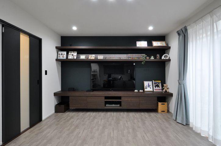 「収納力を増やしつつ、お気に入りを飾れるスペースも欲しい」「カッコ良さは大切...