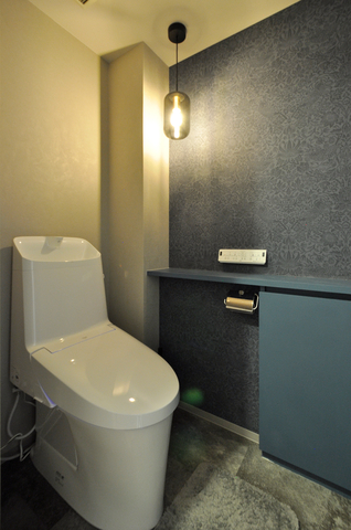 空間全体を「かっこよくしたい」というご要望に合わせ、ネイビーカラーのアクセン...