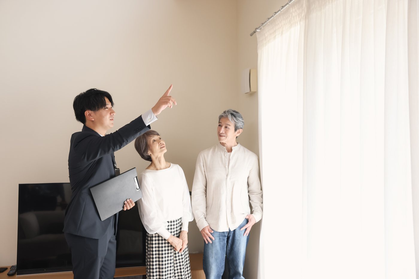 お住まいにうかがい、現況を確認しているところ