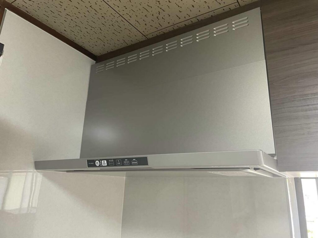 【クリナップ】ラクエラI型 間口2550 出窓パネル仕上げ（リフォーム後）