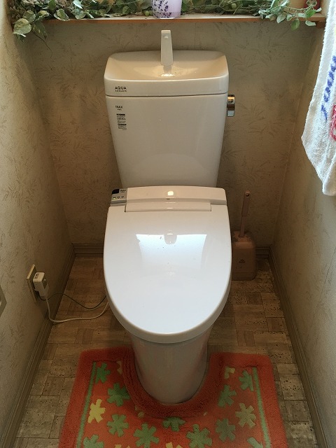 トイレリフォーム(LIXILアメージュZフチレス)