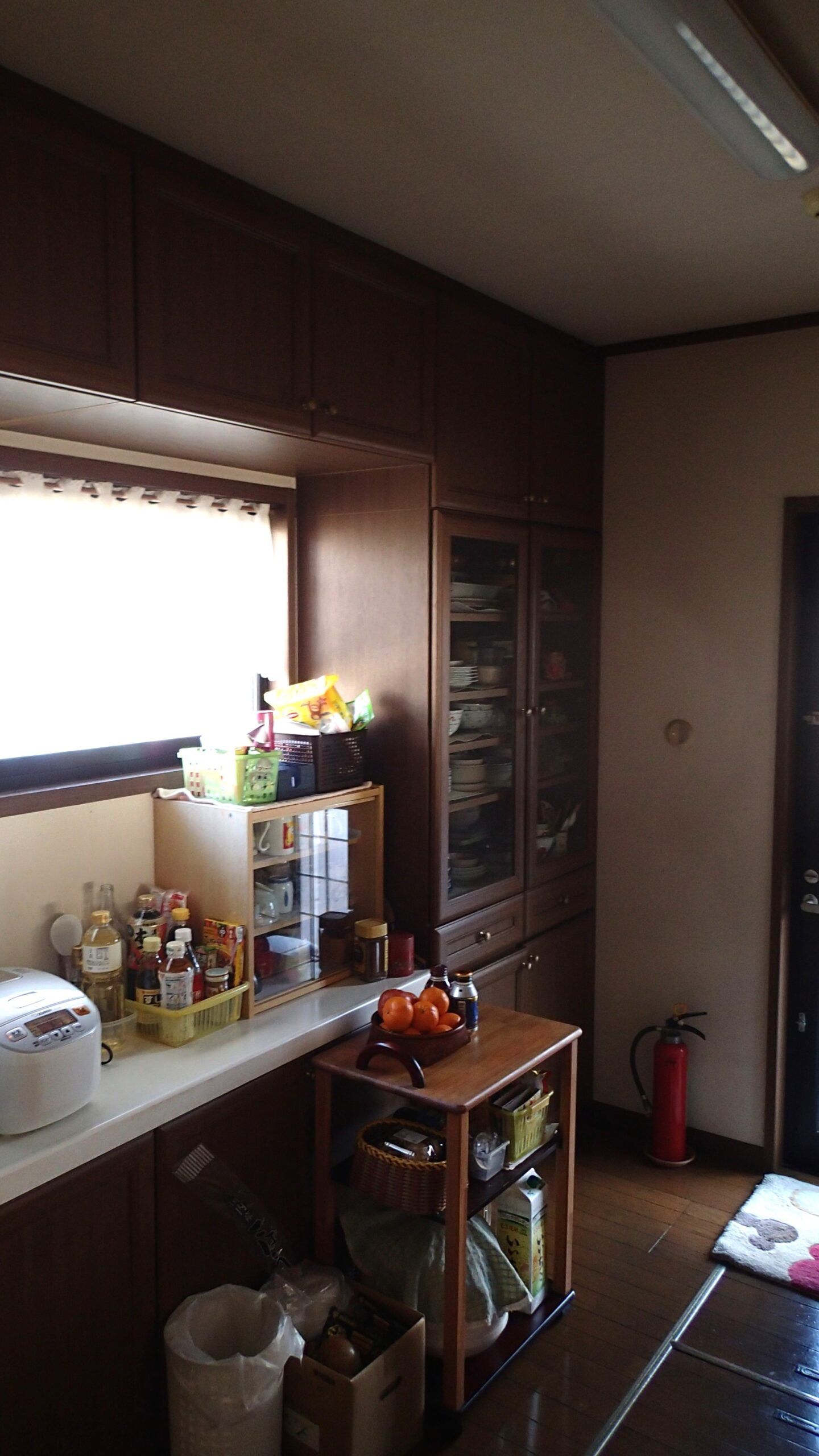 LIXIL ノクト + 背面収納（リフォーム前）