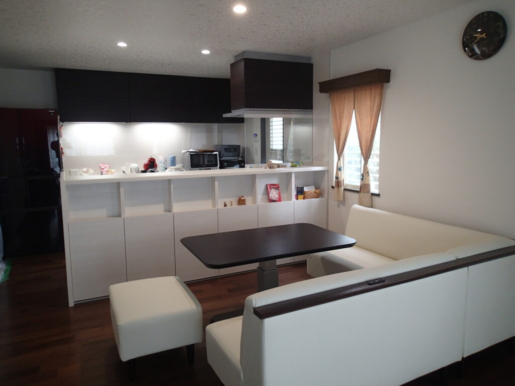 キッチンリフォーム ペニンシュラI型プラン(LIXIL リシェルSI)（リフォーム後）