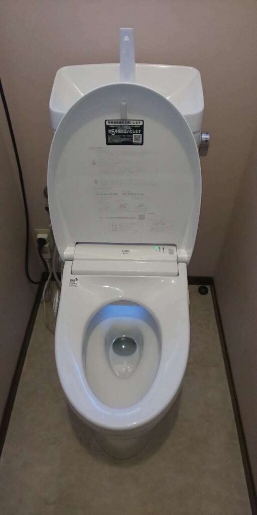 トイレリフォーム LIXIL アメージュ便器（リフォーム後）