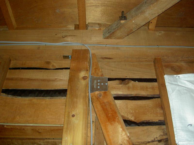 毎日が楽しい！ お気に入りに囲まれたシックな住まい　耐震補強工事