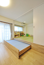 子育てが安心してできる畳コーナーのあるリビング　子供部屋・寝室