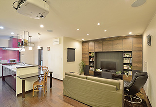 ジャズが似合うBar風キッチン 趣味を愉しむ住宅リフォーム　リビング・ダイニング