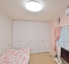 ジャズが似合うBar風キッチン 趣味を愉しむ住宅リフォーム　子ども部屋