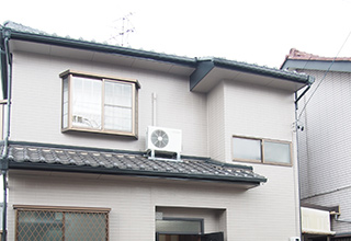 二世帯同居 家族6人が快適に暮らせる間取りにリフォーム　外壁塗装／シロアリ駆除