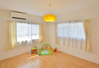 子供がのびのび育つ LDKから和室までがひとつづきの家　子ども部屋