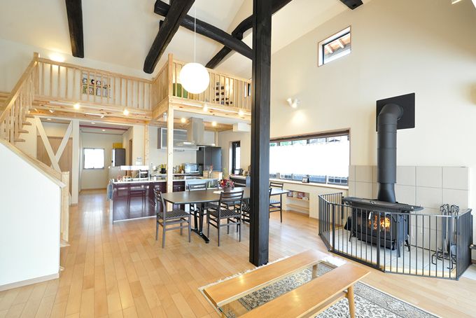 平屋住宅を開放的に 広々空間の答えは「ロフト」でした