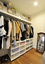 好立地の中古住宅を購入しリノベーションで理想の新居に　ウォークインクローゼット