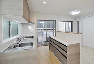 3階建ての店舗兼住宅をフルリフォームして一階中心に生活できる住まいへ（リフォーム前）