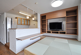 約30年間暮らしてきたマンションのリフォーム 60代ご夫婦が次の20年を考えた住まい　小上がり・収納