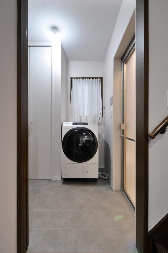 デザイナーズ住宅のようなおしゃれな住まい 豊富な収納でゆとりある上質な暮らしへ　洗面＆脱衣室