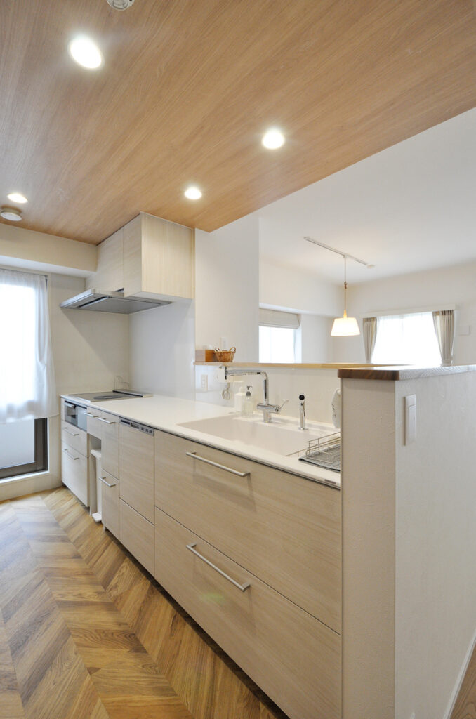 入居30年で実現した念願の全面リフォーム ナチュラルでシンプルな住まいへ　キッチン