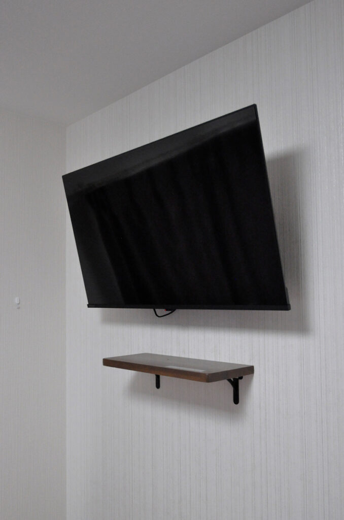 暮らしやすさと快適さを叶えた、開放感あふれる住まいづくり　各居室の壁掛けテレビ