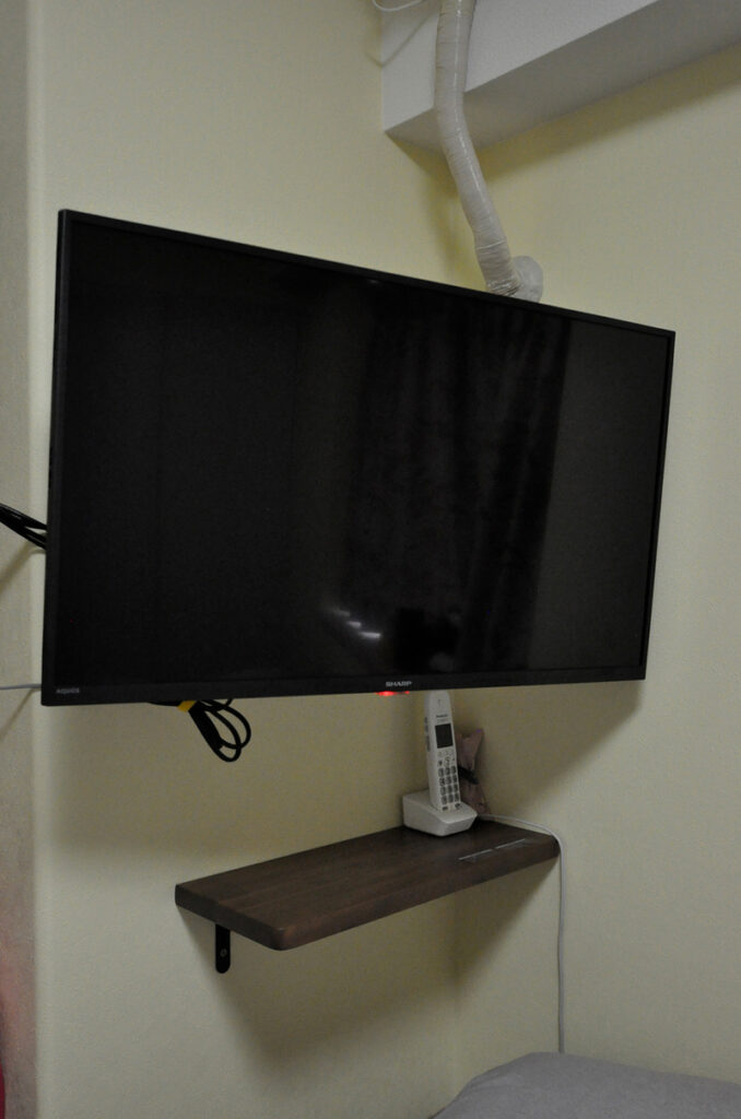 暮らしやすさと快適さを叶えた、開放感あふれる住まいづくり　各居室の壁掛けテレビ