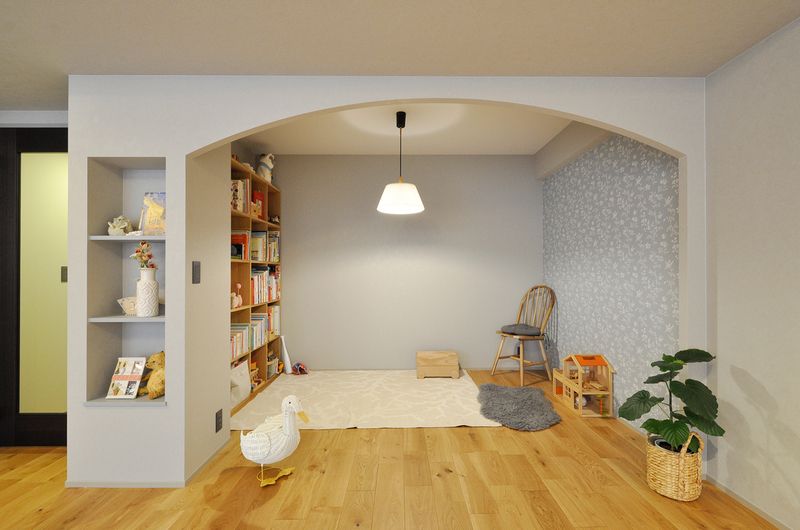 天然木とグレーが調和する上質マンションリノベ　セカンドリビング