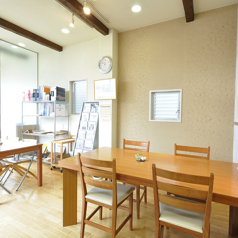 名東長久手店の店内