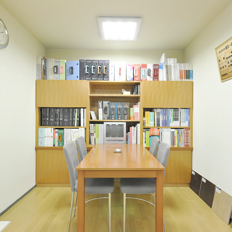 名東長久手店の店内
