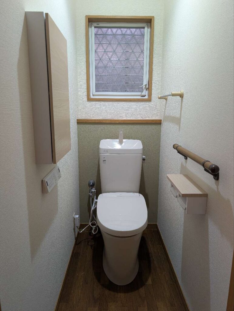 トイレリフォーム【LIXIL アメージュ便器】